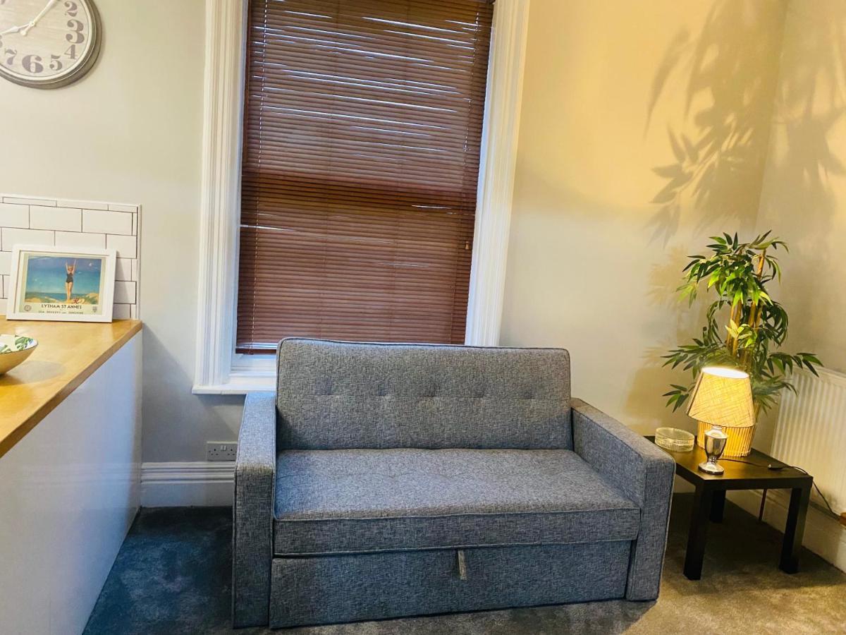 1 Bedroom Spacious Apartment Lytham St Annes Dış mekan fotoğraf