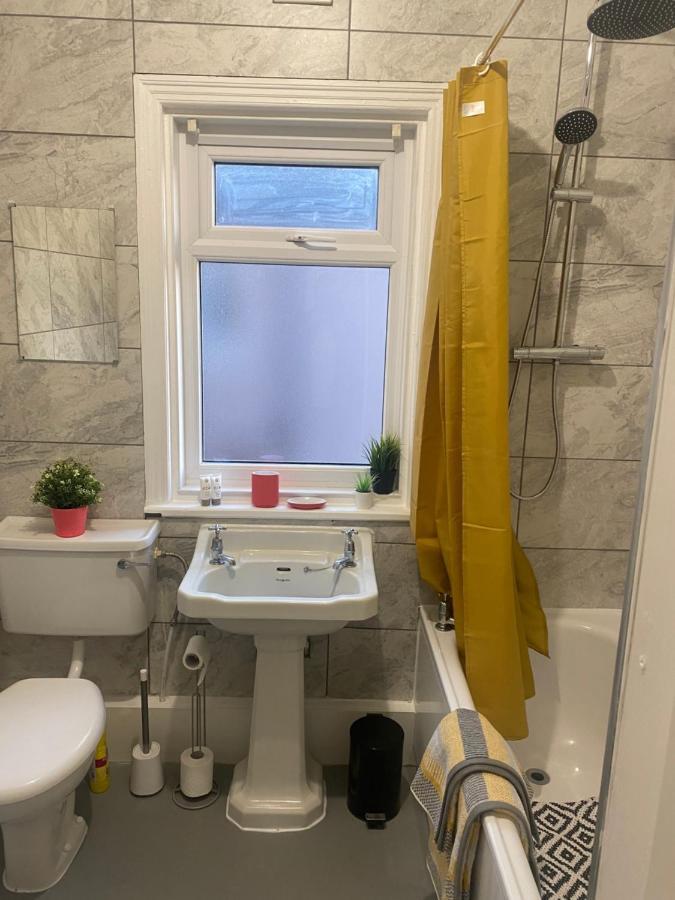 1 Bedroom Spacious Apartment Lytham St Annes Dış mekan fotoğraf